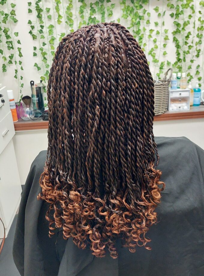 Medium Senegalese twist ( Shoulder Length)
